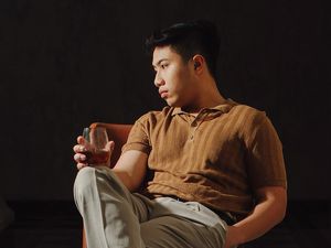 Elnanda Utomo Patah Hati di Bicara Sendiri