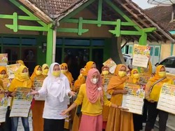 Emak-emak Paguyuban Jamu Gendong Bojonegoro Deklarasi Airlangga Capres 2024