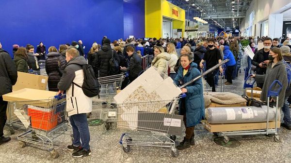 IKEA dan H&M Tutup Toko di Rusia, Gelombang PHK Tak Terhindari
