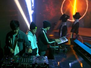 Energik! Weird Genius Feat Lyodra Bawakan Lathi di Rejeki BNI #GaPakeNanti Energik! Weird Genius Feat Lyodra Bawakan Lathi di Rejeki BNI #GaPakeNanti