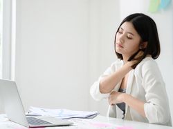 Badan Tidak Bisa Digerakkan Seperti Saraf Kaku, Bagaimana Mengatasinya Dok?