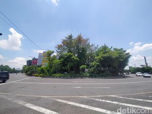 Ini Bahaya yang Mengancam Warga Kampung di Tengah Jalan Ahmad Yani Surabaya Ini Bahaya yang Mengancam Warga Kampung di Tengah Jalan Ahmad Yani Surabaya