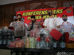 Polisi Tangkap Penjual Miras Oplosan yang Tewaskan Dua Pemuda di Jepara