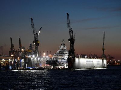 Fix! Kapal Miliarder Rusia yang Disita Jerman Tertahan di Hamburg