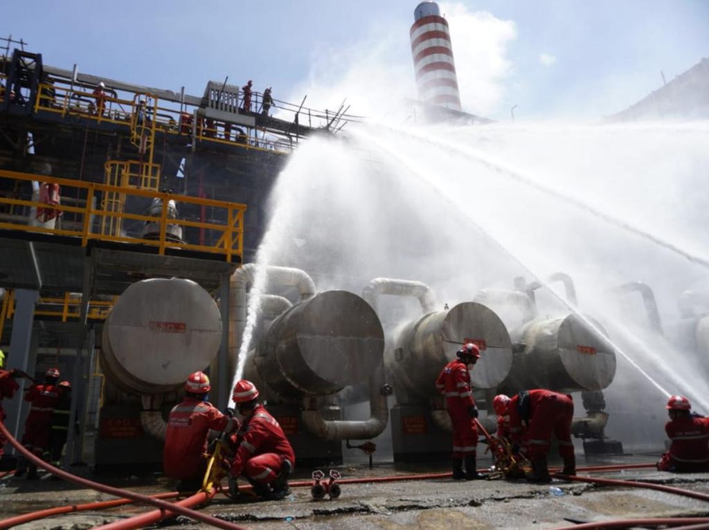 Kebakaran Kilang Pertamina Terulang, Sinyal Mafia Migas Makin Kuat? Kebakaran Kilang Pertamina Terulang, Sinyal Mafia Migas Makin Kuat?