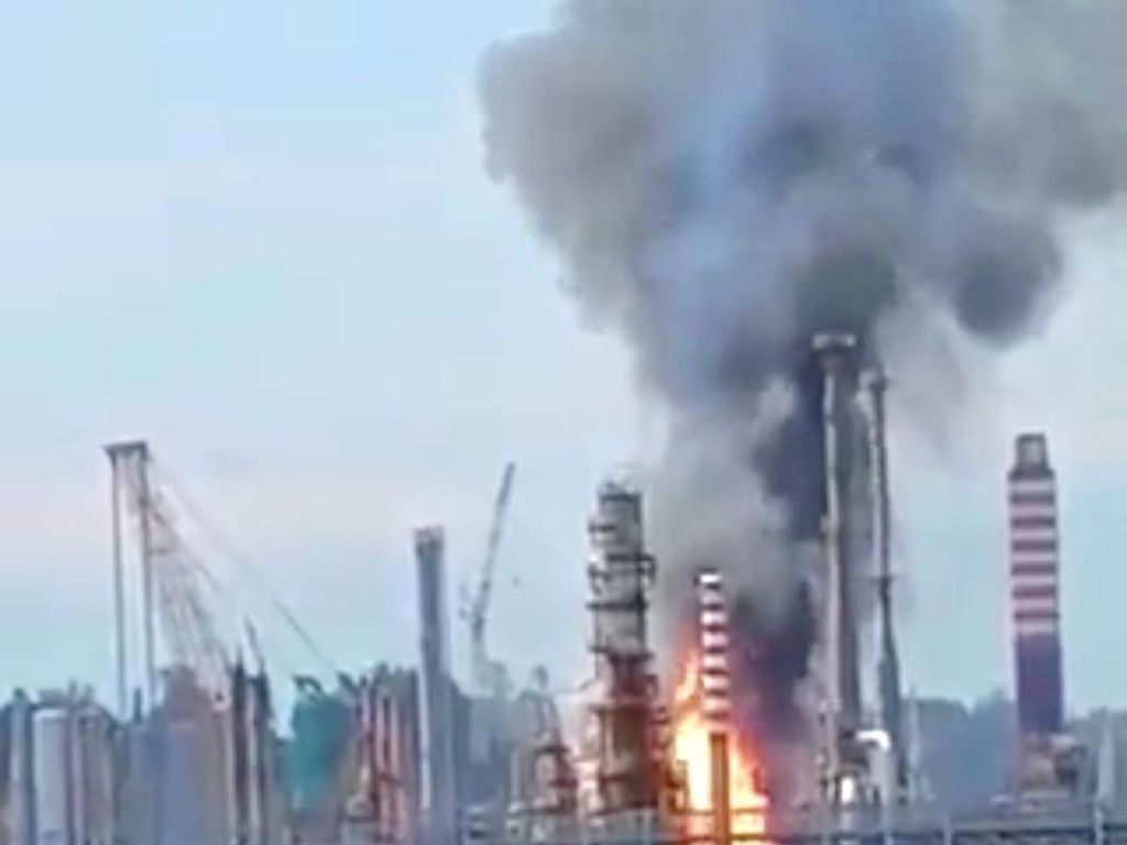 Ternyata Kilang Balikpapan yang Terbakar Usianya Sudah 100 Tahun Ternyata Kilang Balikpapan yang Terbakar Usianya Sudah 100 Tahun