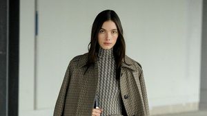 10 Koleksi Victoria Beckham Untuk Musim Gugur 2022, Bergaya Elegan