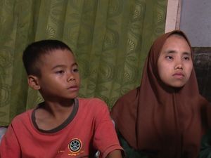 Perjuangan Anak Mak Enih Demi Keluarga Meski Punya Keterbatasan, Mari Bantu