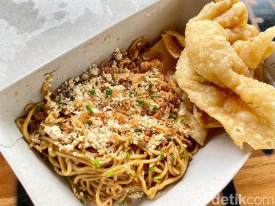 Huahh! Tersengat Pedasnya Mie Setan dan Mie Iblis di Mie Gacoan Depok