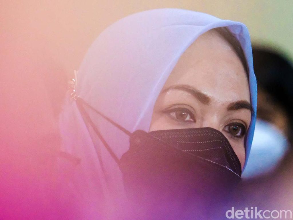 Angelina Sondakh Rasakan Perbedaan Drastis Puasa di Dalam dan Luar Penjara Angelina Sondakh Rasakan Perbedaan Drastis Puasa di Dalam dan Luar Penjara