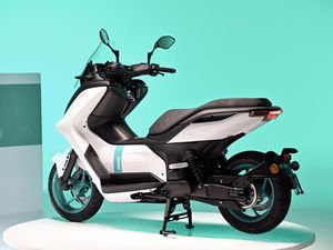 Yamaha Perkenalkan Motor Listrik E01, Begini Wujudnya Yamaha Perkenalkan Motor Listrik E01, Begini Wujudnya