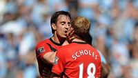 Nostalgia Derby Manchester: Gol Dramatis Scholes, Kecupan Neville