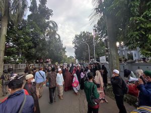Pendemo Depan Kantor Kemenag Bogor Bubar, Lalu Lintas Kembali Normal Pendemo Depan Kantor Kemenag Bogor Bubar, Lalu Lintas Kembali Normal