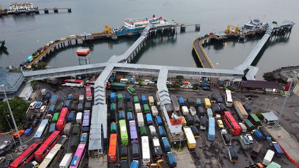 Sudah Buka, Penyeberangan Ketapang-Gilimanuk Diserbu Pengendara