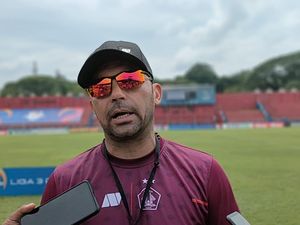FIFA Sanksi Persik Terkait Kasus Keuangan dengan Javier Roca FIFA Sanksi Persik Terkait Kasus Keuangan dengan Javier Roca