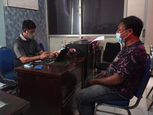 Polisi Sita Rp 9,3 Juta dari Preman Mojokerto yang Dikeroyok Sopir Truk Polisi Sita Rp 9,3 Juta dari Preman Mojokerto yang Dikeroyok Sopir Truk