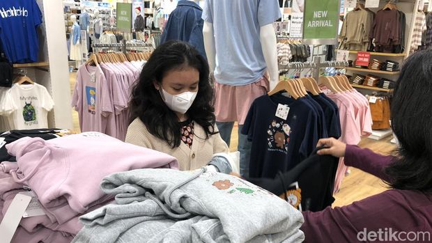 Pemerintah bakal menaikkan tarif Pajak Pertambahan Nilai (PPN) menjadi 11 persen mulai April 2022. Mendongkrak pendapatan negara akibat rasio pajak yang terus merosot.