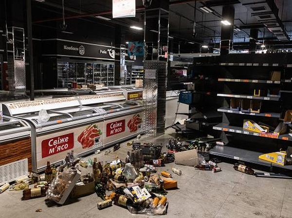 Supermarket di Ukraina Kosong Usai Isinya Dibagikan ke Warga Sipil