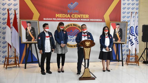 Upaya Pemulangan 30 Pekerja Migran dari Ukraina