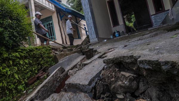 Korban Pergerakan Tanah di Lebak Menanti Relokasi