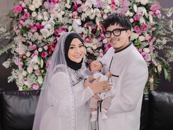 5 Pasangan Artis Ini Jalani Puasa Pertama Bareng Anak