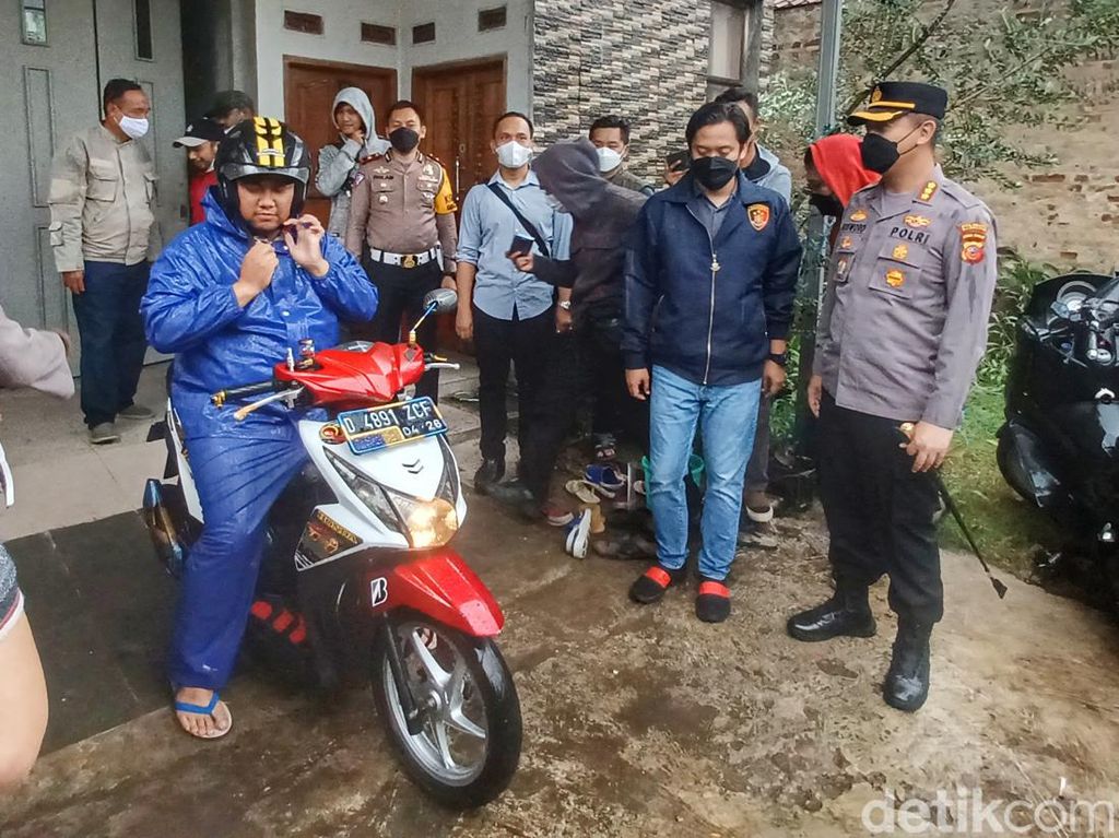 Aksi Kapolresta Bandung Kembalikan Motor Hasil Curian ke Pemiliknya