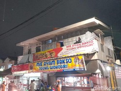 Tower yang Roboh Timpa Warung di Jagakarsa Selesai Dievakuasi