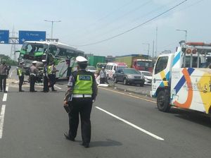 Kecelakaan Maut Truk Vs Bus Tewaskan 3 Orang Gegara Penumpang Rebut Kemudi