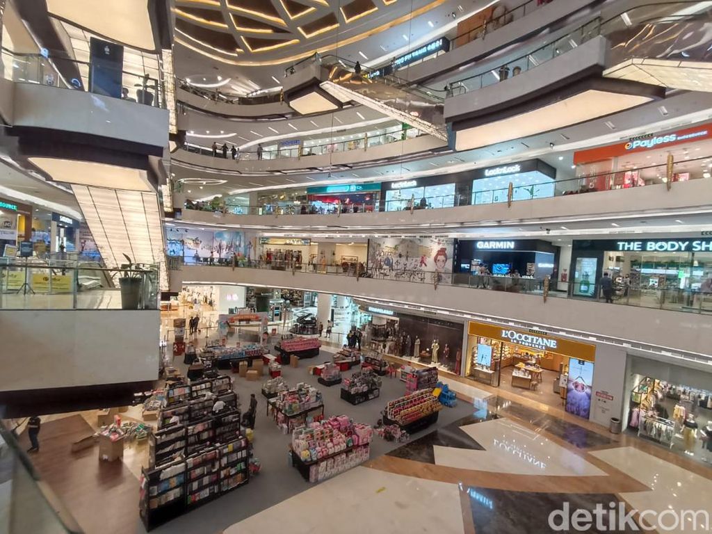 Ornamen Atrium Lippo Mall Kemang yang Ambruk Dibereskan, Begini Kondisinya