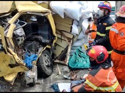 Kronologi Kecelakaan Maut di Tol Dupak Tewas Tiga Orang