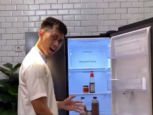 Dims The Meat Guy Pamer Kulkas Bisa Dengarkan Lagu, Harganya Rp 30 Jutaan!