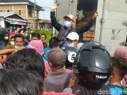 Antrean Ricuh, Truk Minyak Goreng Kabur dari Operasi Pasar di Bengkulu