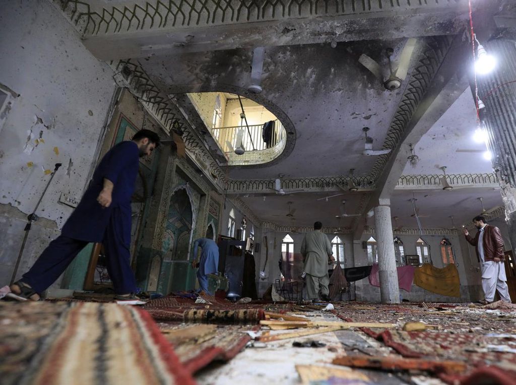 Horor Bom Bunuh Diri di Pakistan saat Salat Jumat Tewaskan 56 Orang