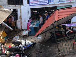 Pasar Ikan KUD Tanjungpinang Roboh, Bocah Patah Tulang-Sejumlah Orang Luka