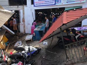 Pasar Ikan KUD Tanjungpinang Roboh, Bocah Patah Tulang-Sejumlah Orang Luka