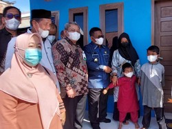 Aminullah Bangun Istana untuk 3 Anak Yatim Duafa