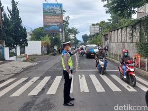 Libur Nataru, Polisi: Jalur Alternatif ke Lembang Rawan Longsor Libur Nataru, Polisi: Jalur Alternatif ke Lembang Rawan Longsor