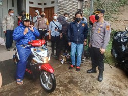 Aksi Kapolresta Bandung Kembalikan Motor Hasil Curian ke Pemiliknya