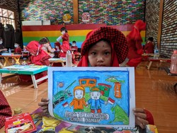 Puluhan Siswa TK di Ponorogo Suarakan Perdamaian Rusia-Ukraina