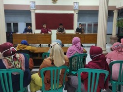 Resah Ditagih Bank Plecit Malam Hari, Emak-emak di Banyuwangi Wadul Polisi
