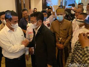 Sengitnya Pertarungan Kursi Ketum IKA Unhas hingga Amran Sulaiman Terpilih Sengitnya Pertarungan Kursi Ketum IKA Unhas hingga Amran Sulaiman Terpilih