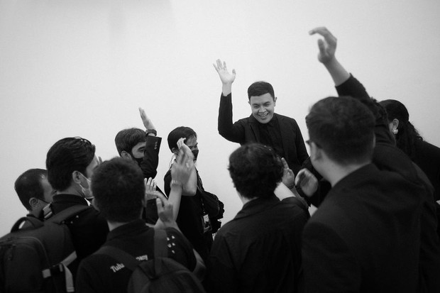 Tulus Berkolaborasi dengan Banyak Talenta Musik/Foto: instagram.com/p/CYoVxkfPvEs/ Dalam album barunya Tulus berkolaborasi dengan banyak talenta musisi hebat di Indonesia