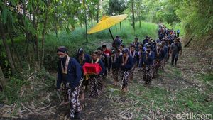 Upacara Hajad Dalem Labuhan Patuh Gunung Merapi