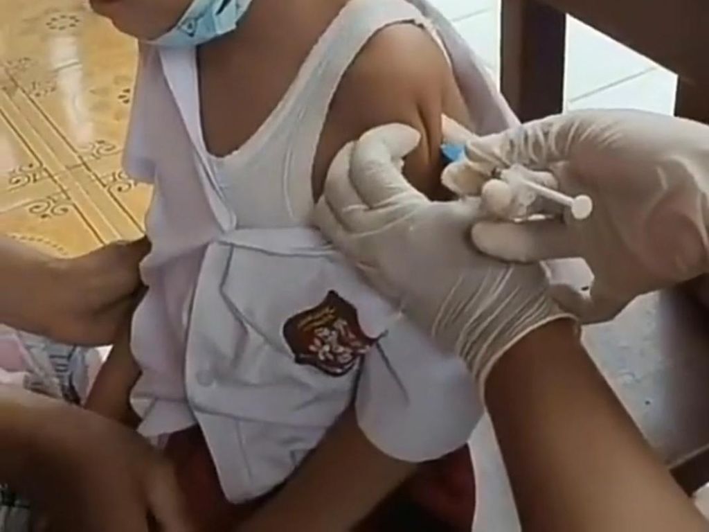 Viral Anak Suku Baduy Kebal Disuntik Vaksin, Begini Faktanya