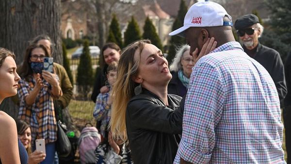 Baru Nikah di AS, Wanita Ini Siap Pulang ke Ukraina Demi Jadi Relawan