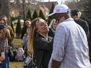 Baru Nikah di AS, Wanita Ini Siap Pulang ke Ukraina Demi Jadi Relawan