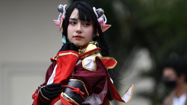 Bikin Terpana! Aksi Cosplayer di Pameran Mainan dan Komik Jakarta