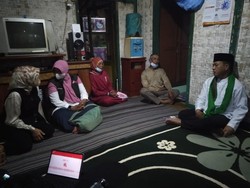 Bupati Bandung Serap Aspirasi Warga Desa Cipelah soal Pesantren & IKM