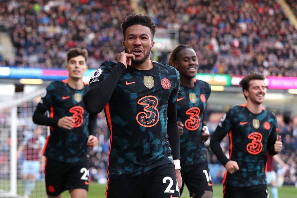 BURNLEY, ENGLAND - MARCH 05: Reece James of Chelsea celebrates after scoring their team's first goal during the Premier League match between Burnley and Chelsea at Turf Moor on March 05, 2022 in Burnley, England. (Photo by Lewis Storey/Getty Images)