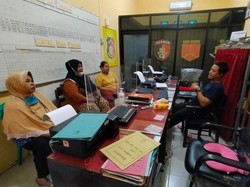 Polisi Telusuri Emak-emak Banyuwangi Ditagih Bank Plecit Tengah Malam, Hasilnya?